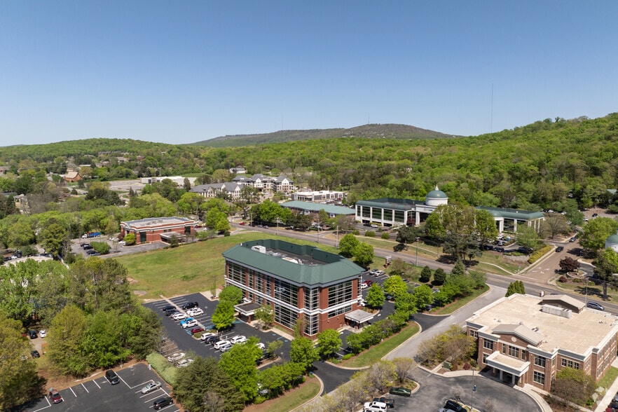 More Photos Of 4700 Whitesburg Dr, Huntsville Medical For Lease