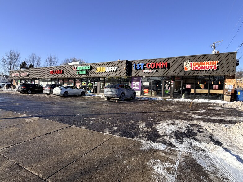 More Photos Of 1954-1968 W Peterson Ave, Chicago General Retail For Lease