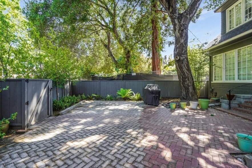 More Photos Of 1124 Douglas Ave, Burlingame Apartments For Sale