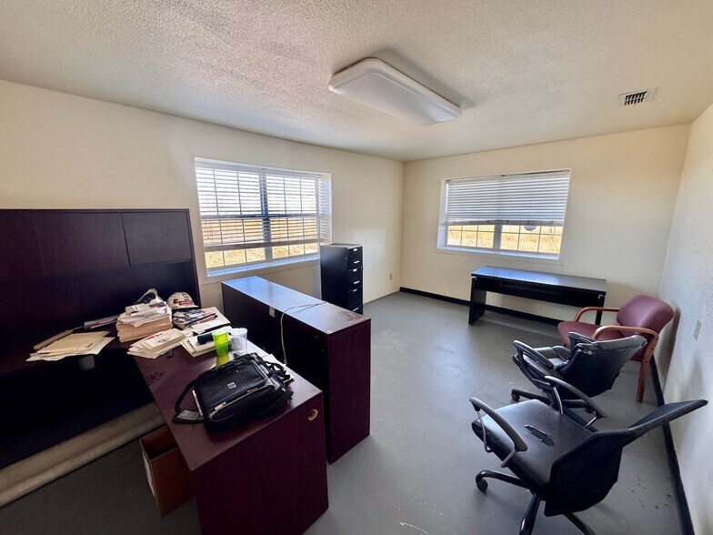 More Photos Of 101 Rancho Grande, Floresville Service For Sale