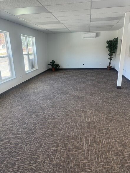 More Photos Of 7616 Investment Ct, Owings Light Distribution For Lease
