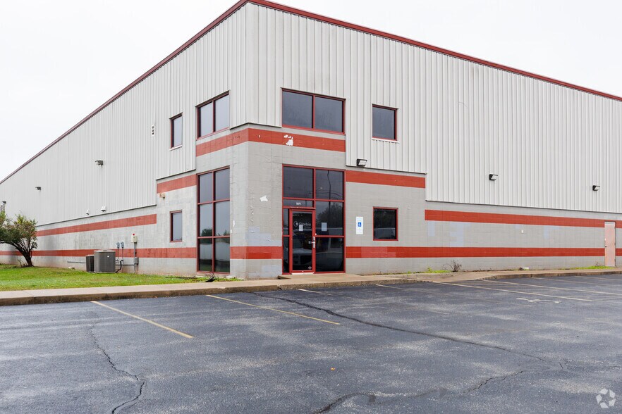 More Photos Of 4520 W Kearney St, Springfield Manufacturing For Sale
