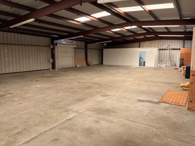 More Photos Of 952 Kenansville, Kenansville Warehouse For Lease