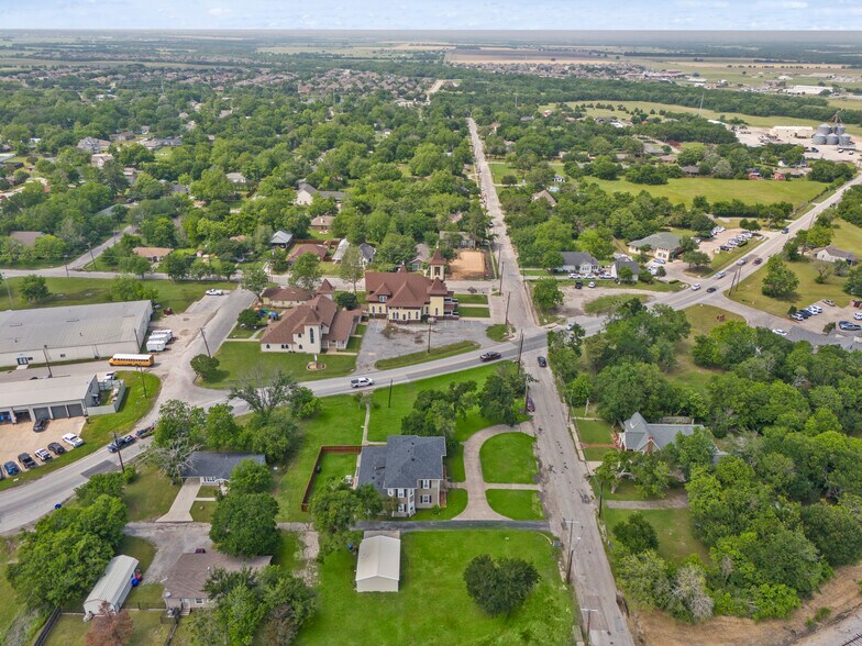 More Photos Of 107 S Josephine St, Royse City General Retail For Sale