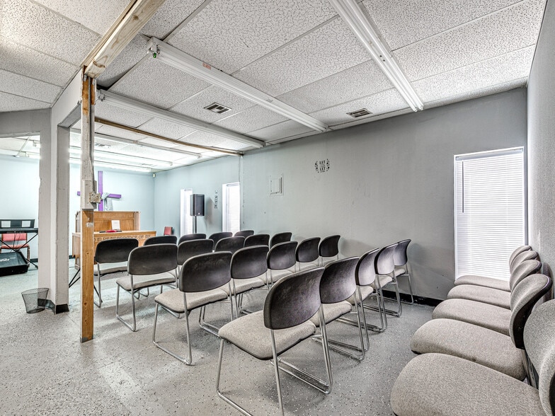 More Photos Of 1141 SE Grand Blvd, Oklahoma City Unknown For Lease