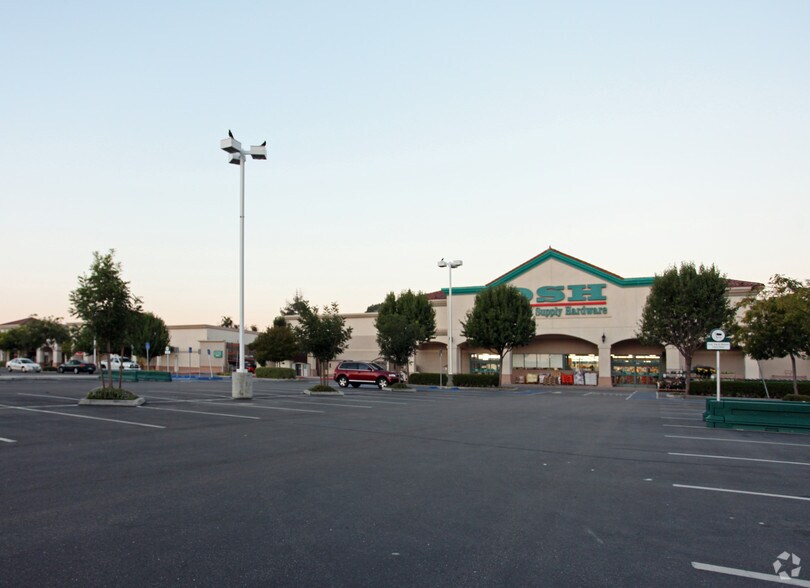 More Photos Of 2305 Theater Dr, Paso Robles Unknown For Lease