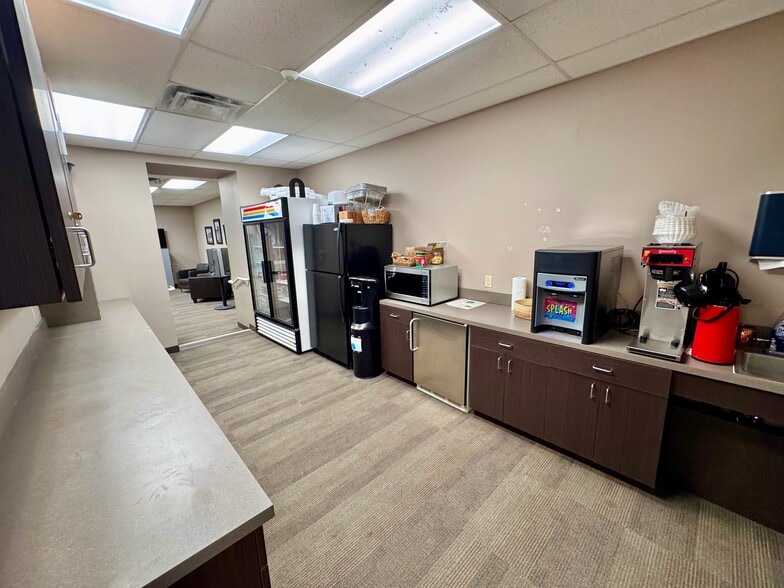 More Photos Of 1200 Bensdale Rd, Pleasanton Warehouse For Lease