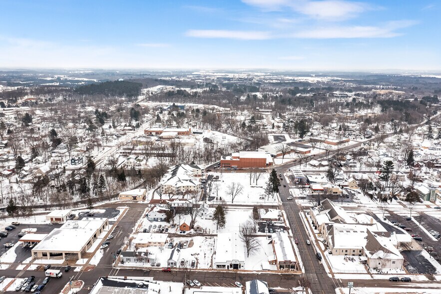 More Photos Of 219 Jefferson St, Waupaca Storefront Retail Office For Sale