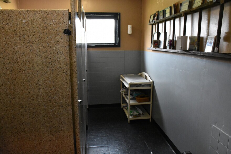 More Photos Of 11712 Hydetown Rd, Titusville Bowling Alley For Sale