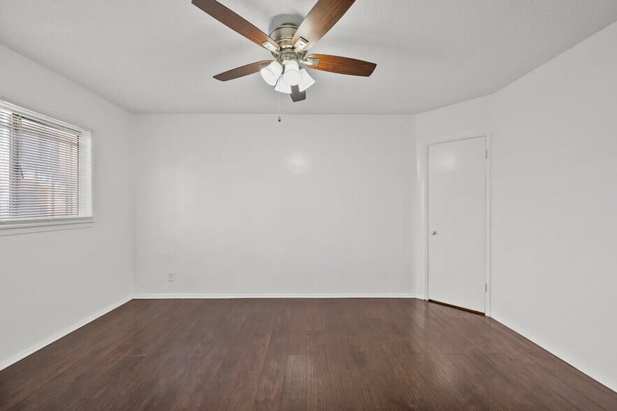 More Photos Of 4015 Palmwood Dr, Los Angeles Apartments For Sale