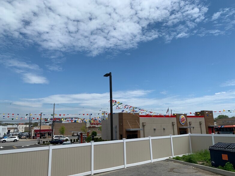More Photos Of 87-89 S Main St, Freeport Apartments For Lease