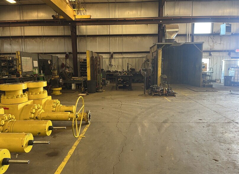More Photos Of 3102 Main Street, Watford City Industrial For Sale