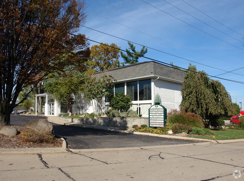 More Photos Of 34 Merz Blvd, Akron Medical For Lease