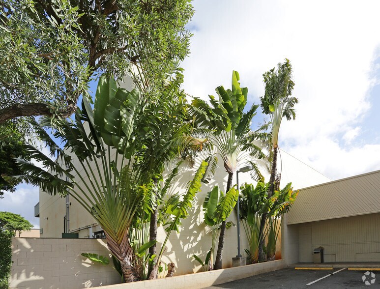 More Photos Of 94-1175 Ka Uka Blvd, Waipahu Warehouse For Lease