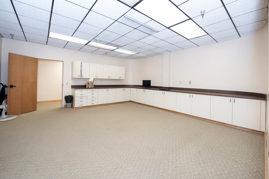 More Photos Of 201 E 56th Ave, Anchorage Office For Sale