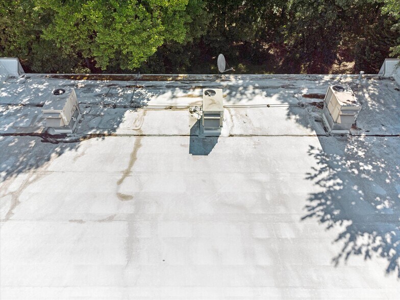 More Photos Of 398 Wythe Creek Rd, Poquoson Auto Repair For Sale