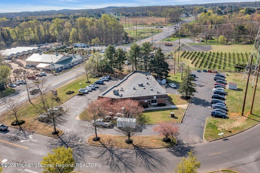 More Photos Of 4-12 Merchants Way, Colts Neck Freestanding For Lease