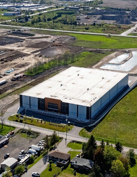 More Photos Of 190 Glover Rd, Hamilton Distribution For Sale