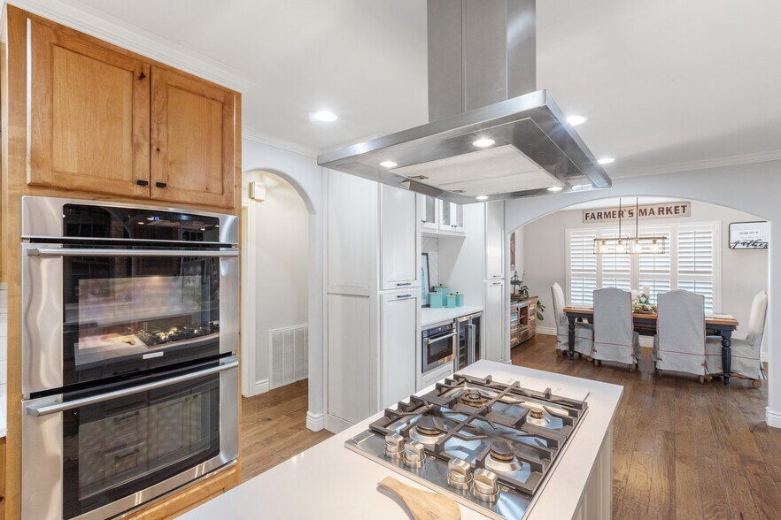 More Photos Of 608 W Morse St, Fredericksburg Specialty For Sale