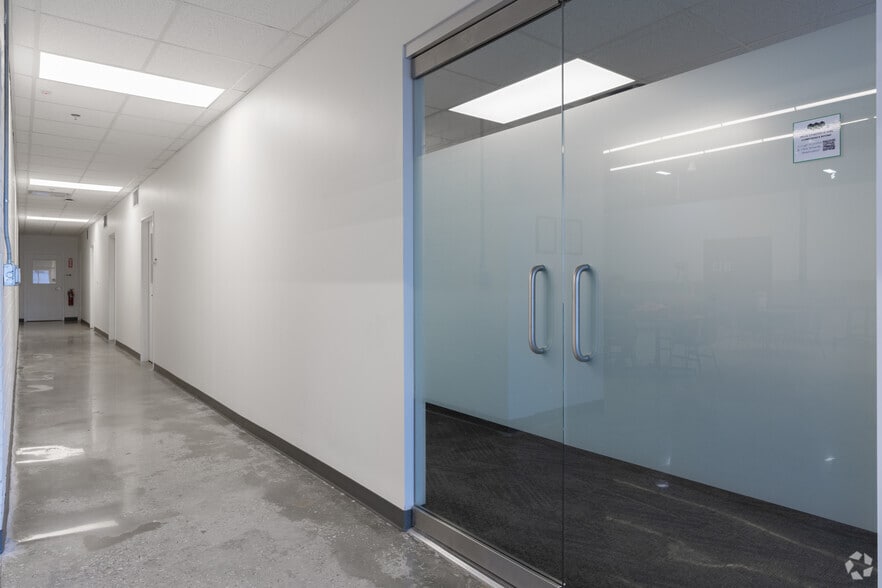 More Photos Of 1650 Marietta Blvd NW, Atlanta Warehouse For Lease