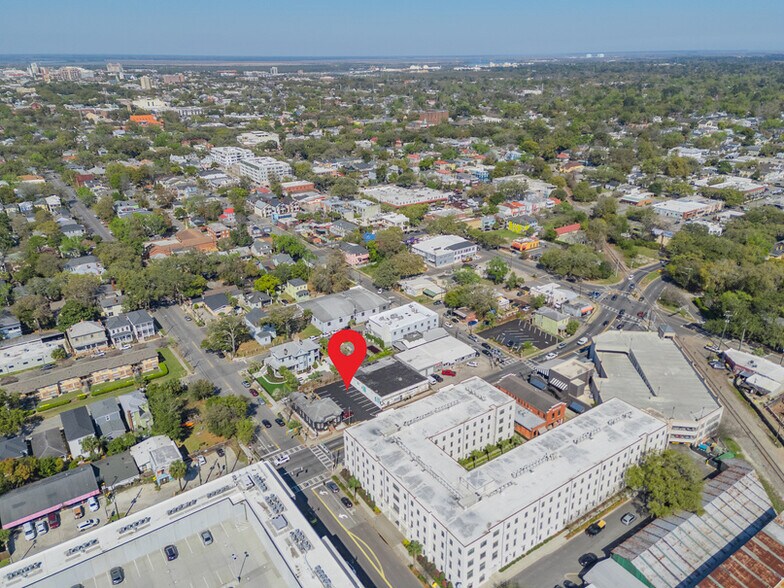 More Photos Of 112 W Victory Dr, Savannah Flex For Sale