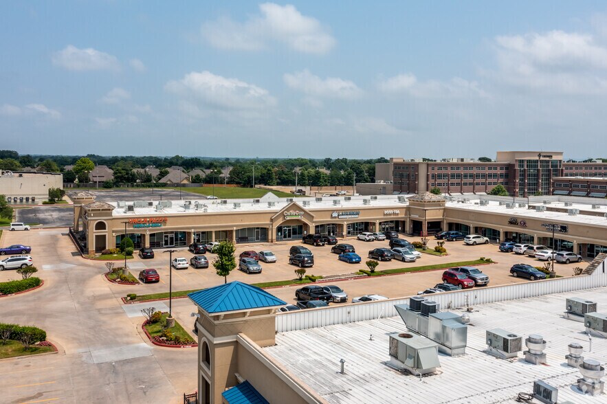 More Photos Of 8222 E 103rd St, Tulsa Unknown For Lease