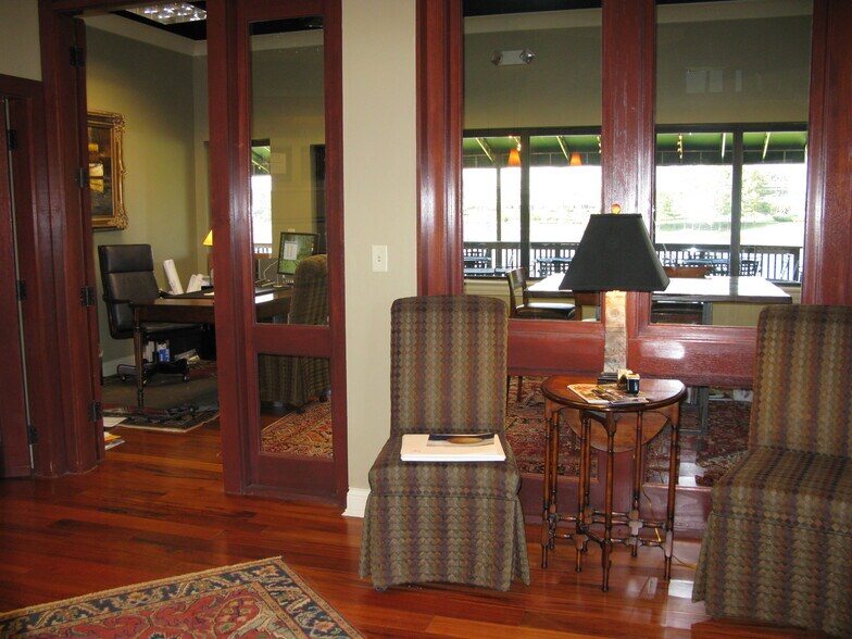 More Photos Of 1065 River Oaks Dr, Flowood Restaurant For Lease