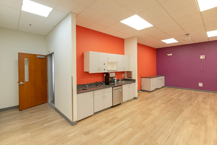 More Photos Of 3200 USA Pky, Sparks Distribution For Lease