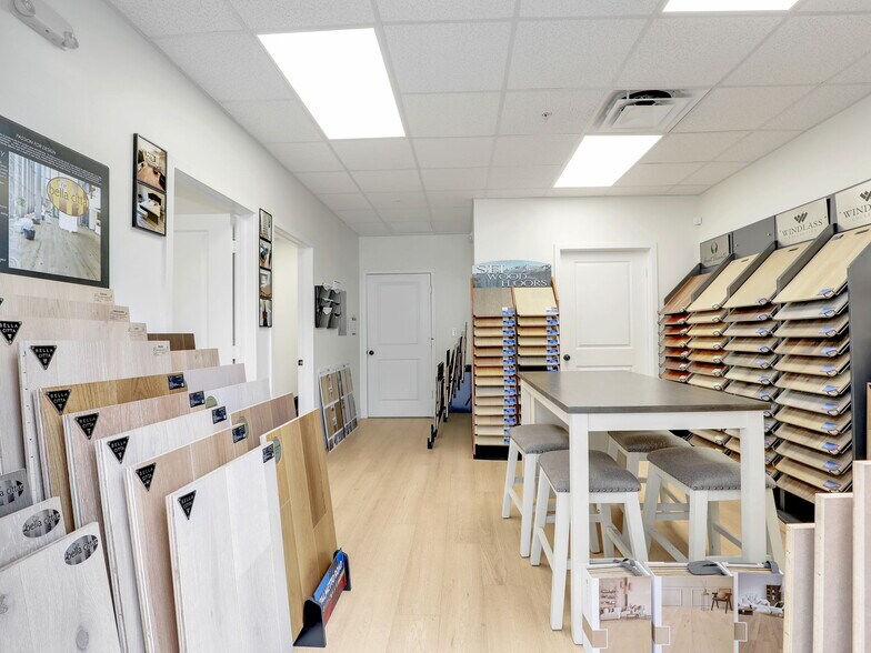 More Photos Of 8821 Business Park Dr, Fort Myers Warehouse For Sale