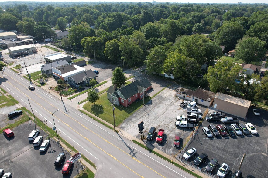 More Photos Of 1484 E Saint Louis St, Springfield Office For Sale