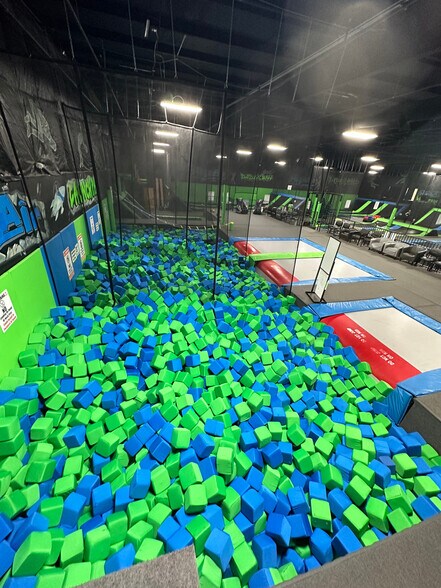 More Photos Of 1250 4th Ave NW, Minot Storefront For Lease