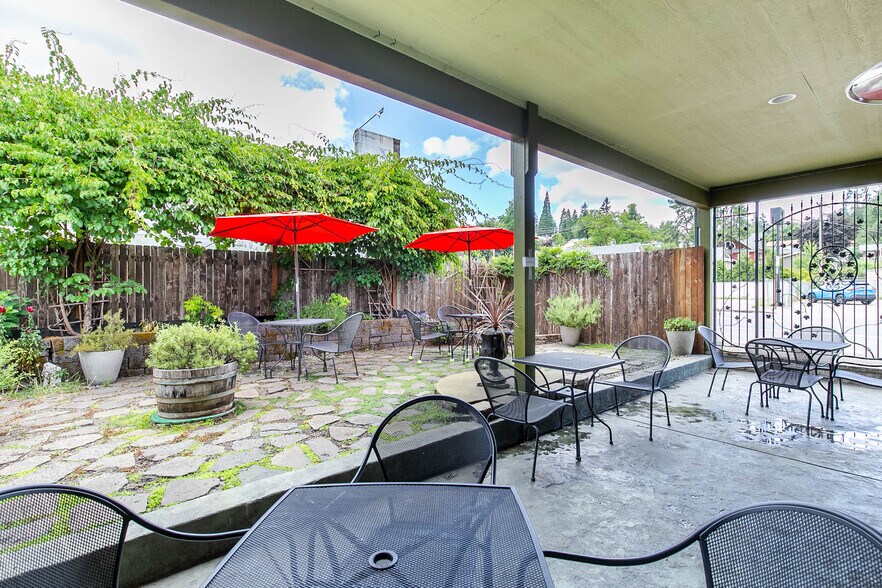 More Photos Of 14836 OR-38, Elkton Restaurant For Sale