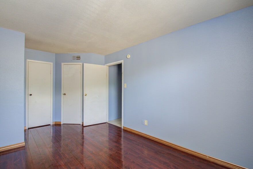 More Photos Of 12506 Ashford Meadow Dr, Houston Apartments For Sale