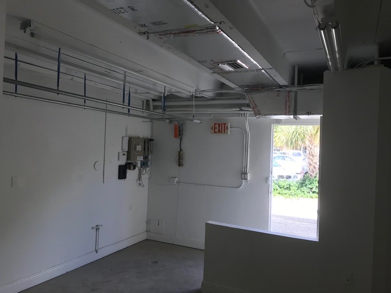 More Photos Of 355-359 Miracle Mile, Coral Gables Freestanding For Lease