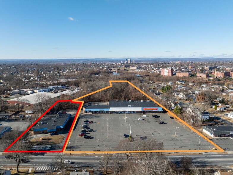 More Photos Of 122-128 Island Pond Rd, Springfield Unknown For Lease