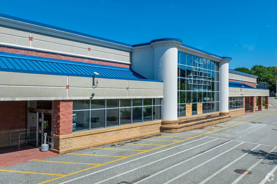 More Photos Of 50 Cambridge St, Worcester Supermarket For Lease