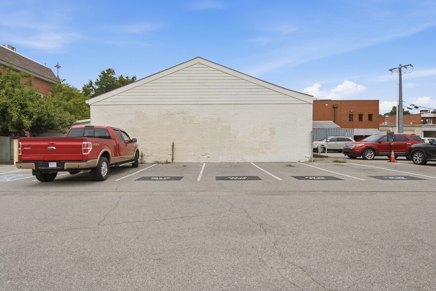More Photos Of 421 Main St, Franklin Storefront Retail Office For Lease