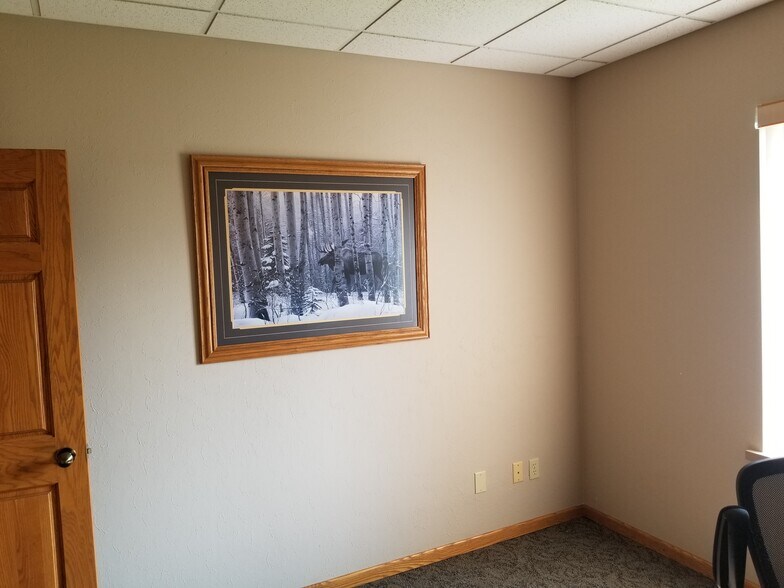 More Photos Of 1345A North Rd, Green Bay Medical For Lease