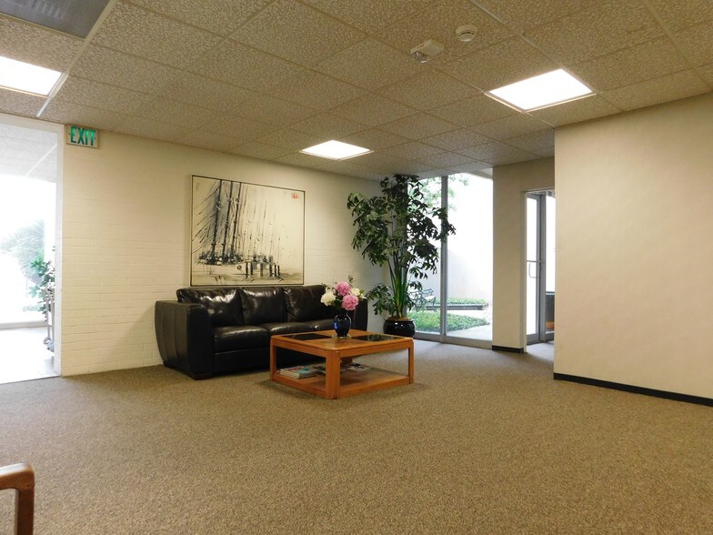 More Photos Of 710-724 Buffalo St, Corpus Christi Office For Lease