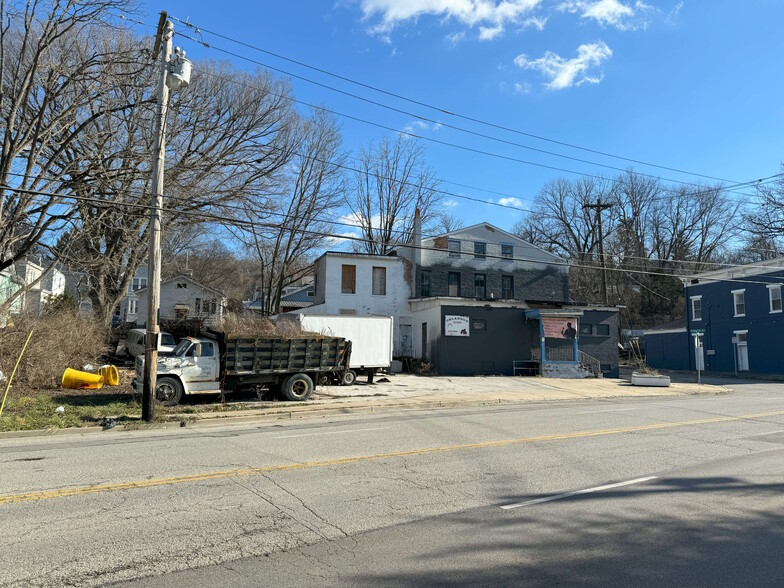More Photos Of 1664 Frederick Ave, Cincinnati Freestanding For Sale