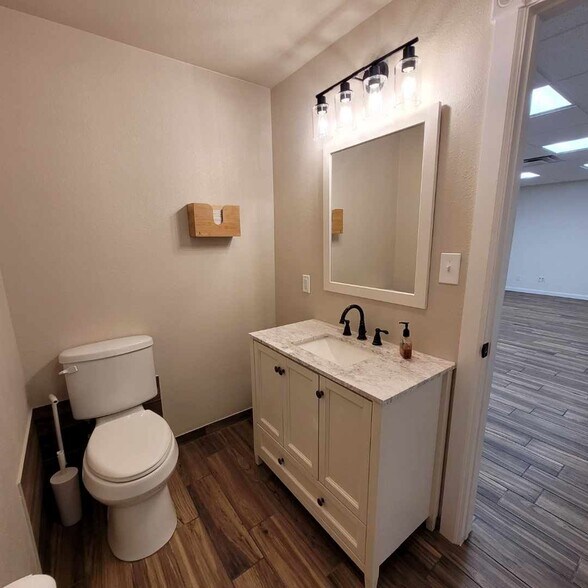 More Photos Of 5007 Avenue U, Lubbock Office For Lease