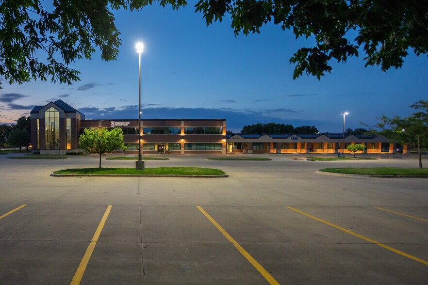 Primary Photo Of 4949 Westown Pky, West Des Moines Office For Lease