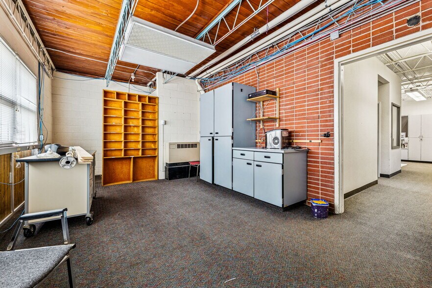 More Photos Of 658 S East St, Bayfield Flex For Sale