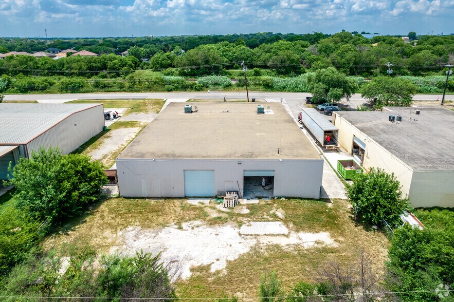 More Photos Of 13810 Lookout Rd, San Antonio Service For Lease