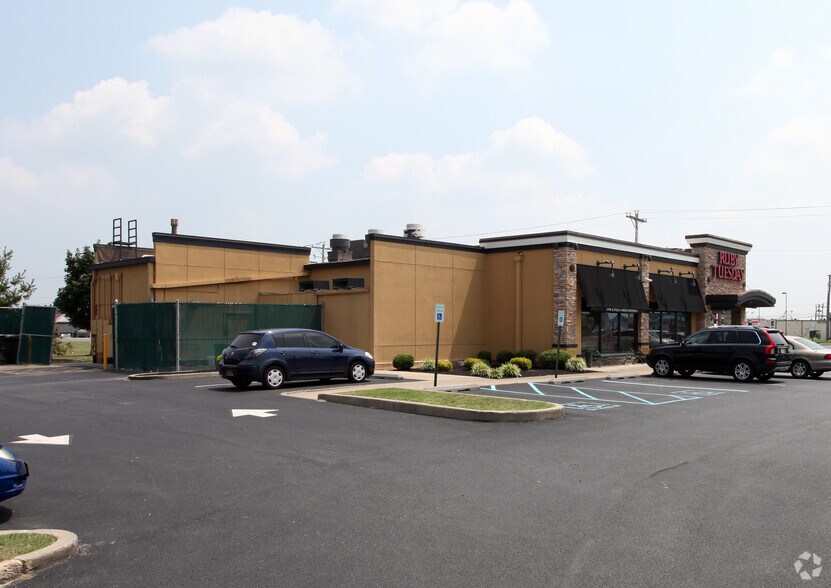 More Photos Of 945 N Dupont Blvd, Milford Restaurant For Sale