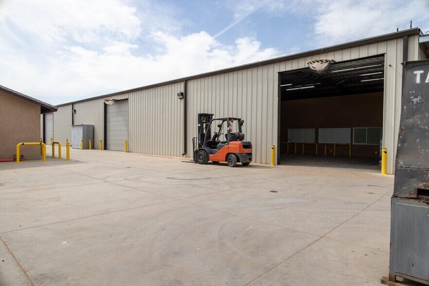 More Photos Of 798 E Heil Ave, El Centro Warehouse For Sale