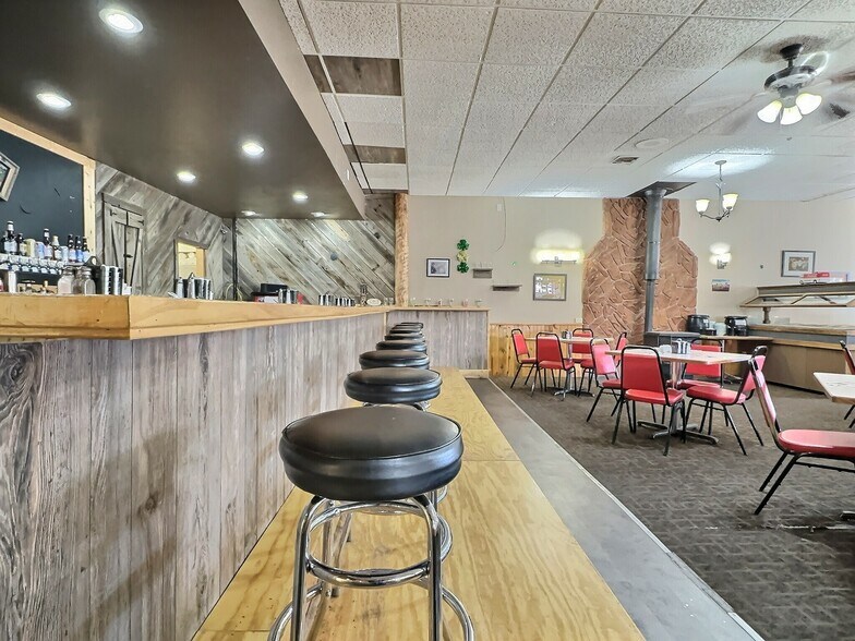 More Photos Of 203 E Cleveland St, Sundance Storefront Retail Office For Sale