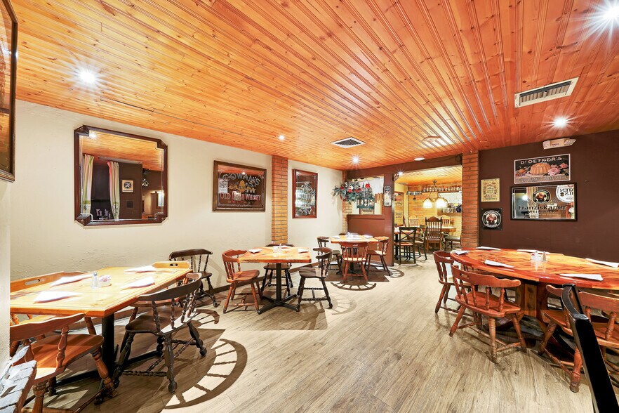 More Photos Of 3016 E Commercial Blvd, Fort Lauderdale Restaurant For Sale