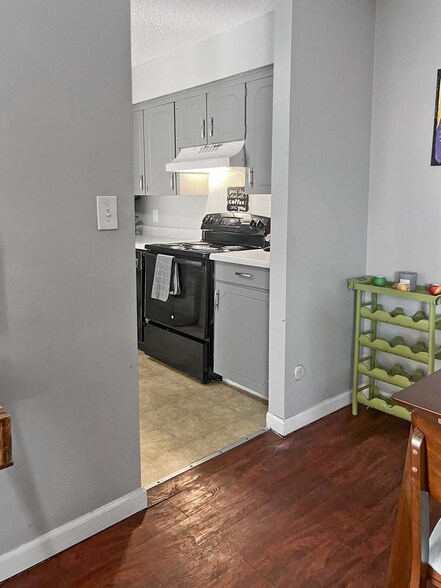 More Photos Of 9805 E 61st St, Kansas City Apartments For Sale