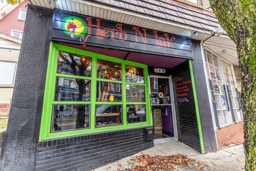 More Photos Of 749-755 E Warrington Ave, Pittsburgh General Retail For Lease